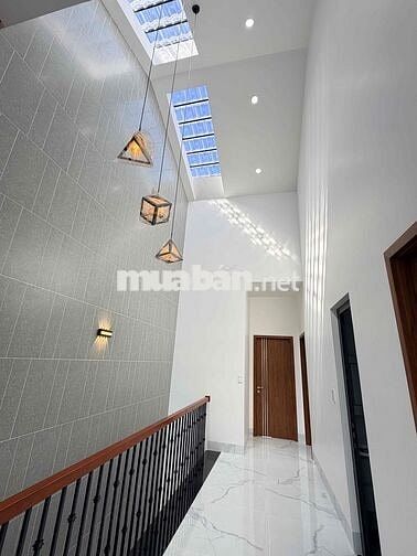 NHÀ ĐẸP TRUNG TÂM LONG ĐIỀN ĐÚC TẤM TOÀN BỘ