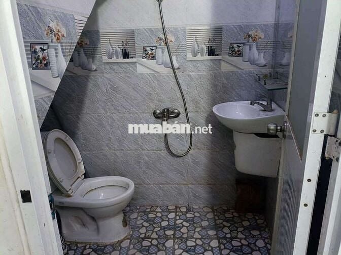 Cho thuê nhà 2 tầng, Quận 12. 3PN 3WC