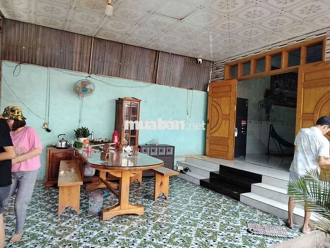 Nhà cấp 4 353m2 khu dân cư đông đúc 