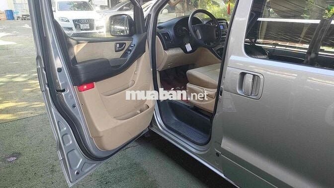 Hyundai Starex 2016 Dầu Số sàn Bạc 75.000 km