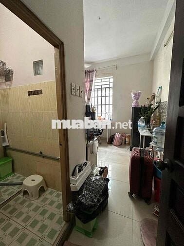 Nhà trống phòng cho thuê có nội thất Bình Lợi