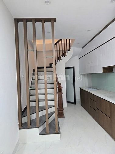 Bán Gấp Nhà đẹp Trường Chinh, Về ở ngay, 32m, 6 tầng, gía 9,5 tỷ 