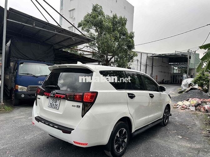 Toyota Innova E 2017 Trắng Số sàn