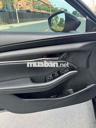 Mazda Mazda 3 1.5 Luxury 2022 42000km Đen