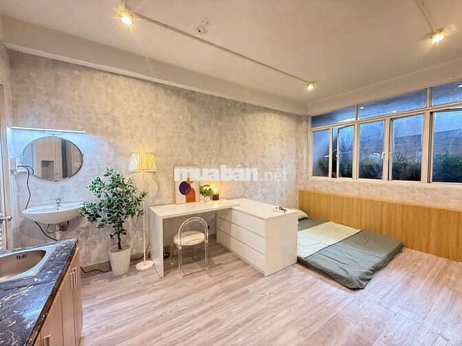 Hơn 5tr - Studio bancol, thang máy - sát chợ Nguyễn Tri Phương