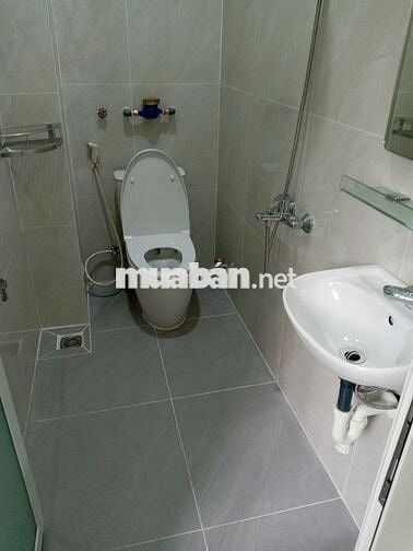 Phòng máy lạnh Lạc Long Quân mới xây