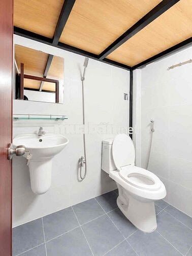 phòng trọ giá rẻ, thang máy, mặt tiền đường, cách UEH 300m