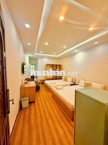 Sang hợp đồng Khách sạn nguyên căn full nội thất