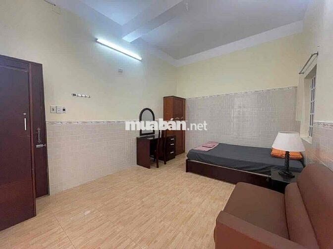 cho thuê nhà 3pn Bạch Đằng, sau lưng nhà MT