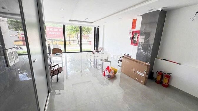 Cho thuê mặt bằng 2 tầng 1+2 Duy Tân 80m2, lối đi riêng biệt