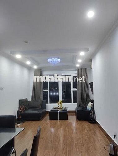 Chủ nhà bán CC Phan văn trị Q5 56m2, giá 3 tỷ VNĐ THANG MÁY