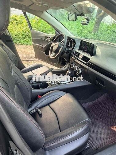 Mazda Mazda 3 Đen 5 chỗ 2017