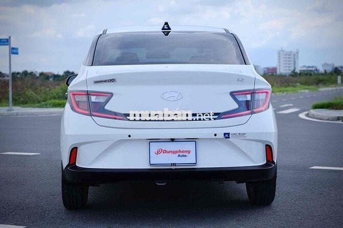 Hyundai I10 Sedan AT 2024 form mới, đăng ký 2025