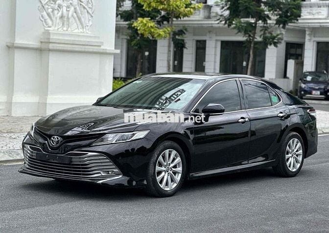 Toyota Camry 2.0G sản xuất 2019 nhập thái lan