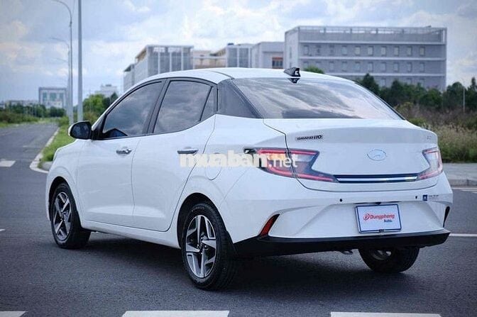 Hyundai I10 Sedan AT 2024 form mới, đăng ký 2025