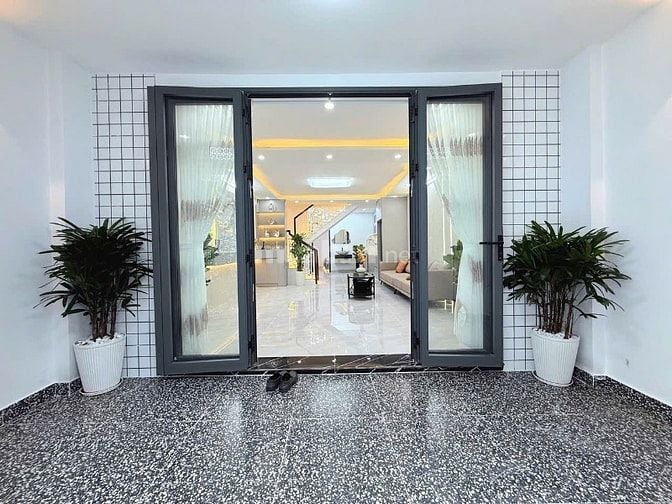 Bán nhà hẻm 1716 Huỳnh Tấn Phát