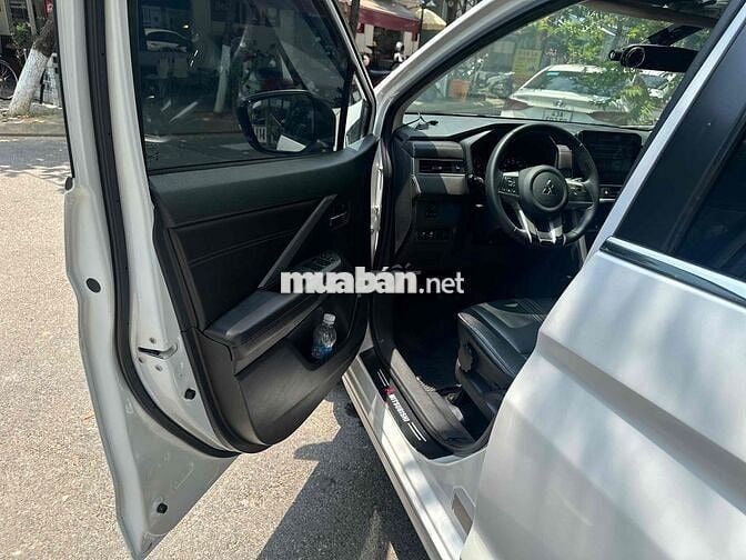 Mitsubishi Xpander Premium 2023 Trắng 7 chỗ