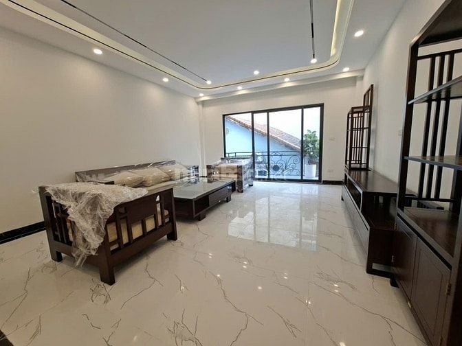 Phố Ngọc Lâm – Long Biên – Ô TÔ – 81 M2 – 6 Tầng – MT 4.8 M – Giá 19.3