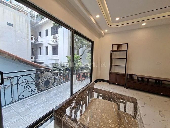 Phố Ngọc Lâm – Long Biên – Ô TÔ – 81 M2 – 6 Tầng – MT 4.8 M – Giá 19.3