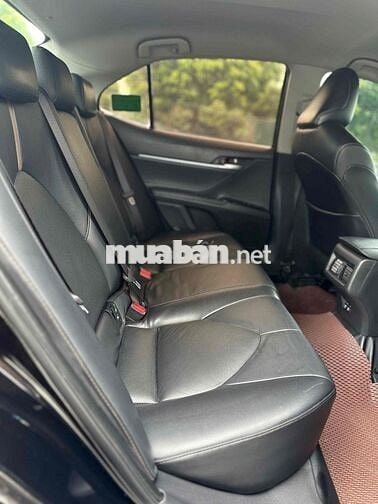 Toyota Camry 2.0G sản xuất 2019 nhập thái lan