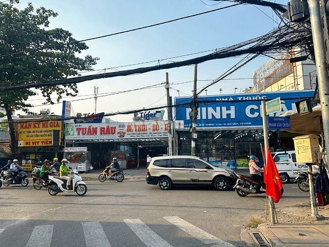 🔥 CHO THUÊ NHÀ MT 101 PHẠM VĂN CHIÊU, GÒ VẤP_DIỆN TÍCH: 11m x40m