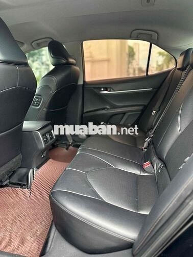 Toyota Camry 2.0G sản xuất 2019 nhập thái lan