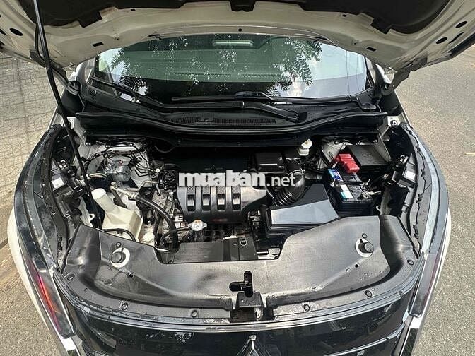 Mitsubishi Xpander Premium 2023 Trắng 7 chỗ