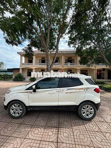 Ford EcoSport Trắng 5 chỗ