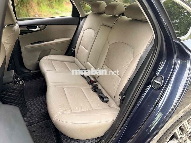 Kia Cerato Luxury 1.6 AT cavansite sản xuất 2021