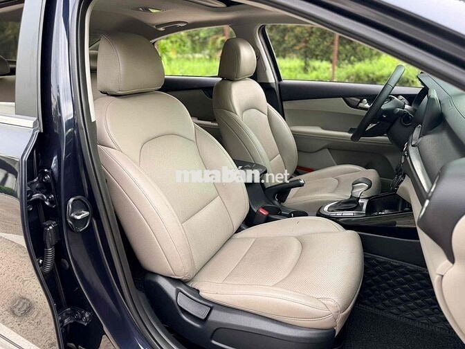 Kia Cerato Luxury 1.6 AT cavansite sản xuất 2021