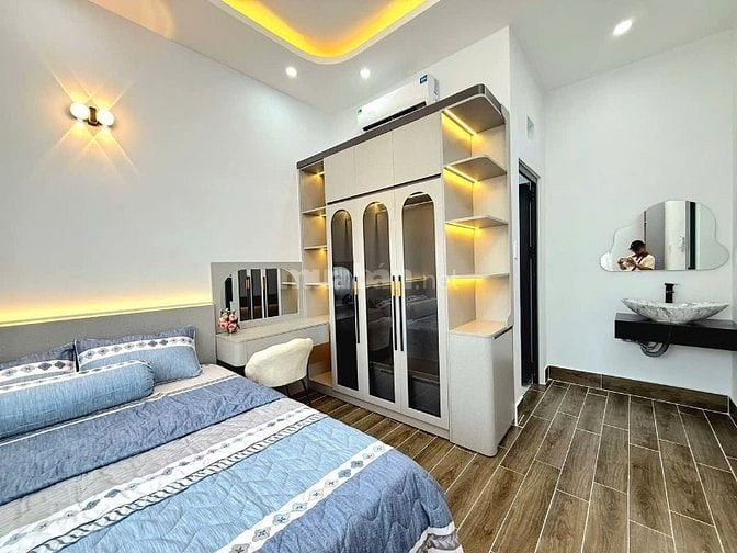 Bán nhà hẻm 1716 Huỳnh Tấn Phát