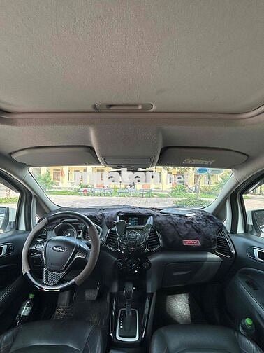 Ford EcoSport Trắng 5 chỗ