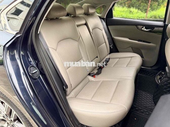 Kia Cerato Luxury 1.6 AT cavansite sản xuất 2021