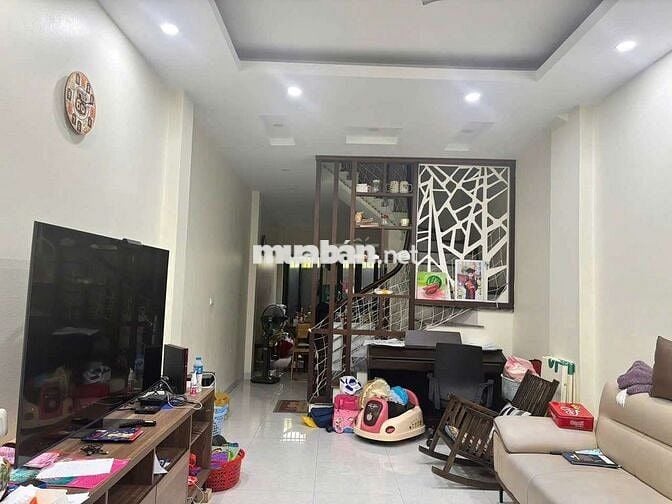 CHO THUÊ NGUYÊN CĂN TẠI NGỌC THUỴ , CHỢ NGỌC THUỴ- 5PN,FULL NỘI THẤT