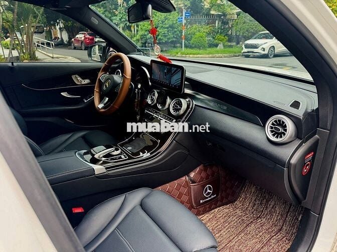 Mercedes GLC200 2018 Trắng 59.000 Miles