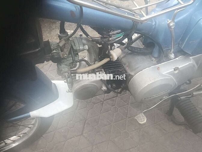 xe Cub 82 50 cho học sinh đi học rất là tiện lợi 