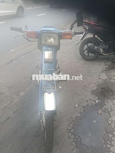 xe Cub 82 50 cho học sinh đi học rất là tiện lợi 