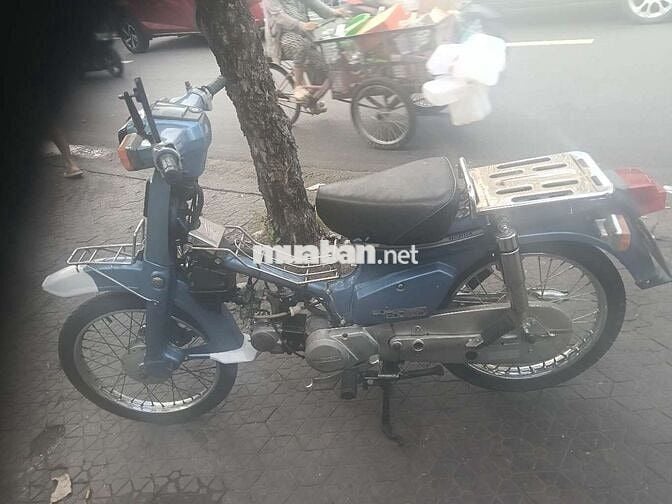 xe Cub 82 50 cho học sinh đi học rất là tiện lợi 