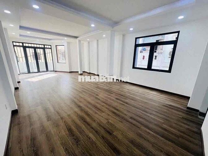 Nhà góc 2 mặt tiền - Ngang 6m - Đường Hoa, Quận Phú Nhuận