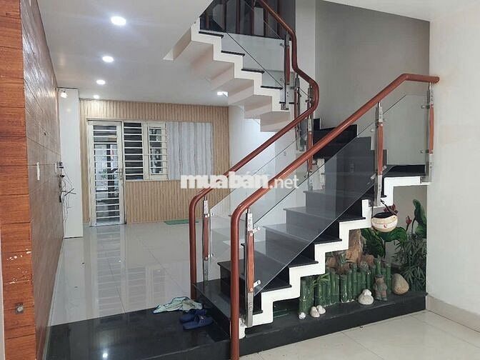 Cho thuê nhà nguyên căn 5 tầng tại hẻm 345 đường Hà Huy Giáp, Q12