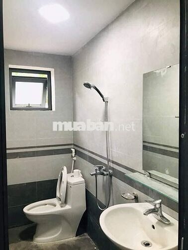 Bán nhà 4x11m, 2pn, 2 toilet, 1 phòng thờ, giá 1,680 tỷ, Quận BT