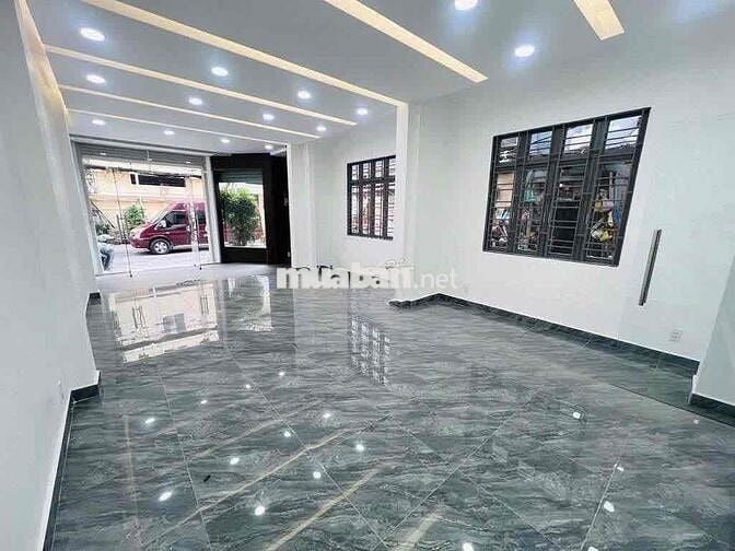 Nhà góc 2 mặt tiền - Ngang 6m - Đường Hoa, Quận Phú Nhuận