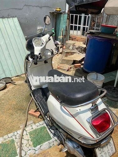 Piaggio Vespa Trắng