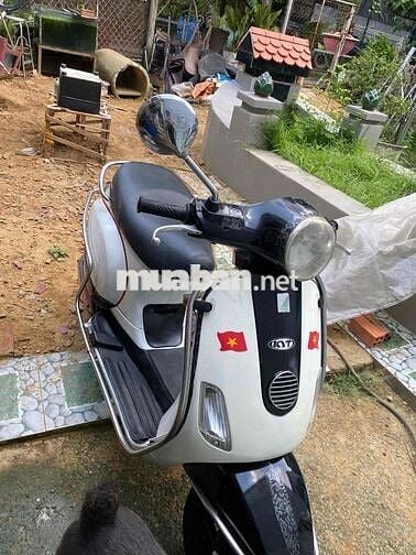 Piaggio Vespa Trắng