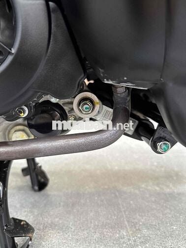 Vespa Sprint Tech 150cc Đen mới câu bình đổ xăng