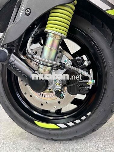 Vespa Sprint Tech 150cc Đen mới câu bình đổ xăng