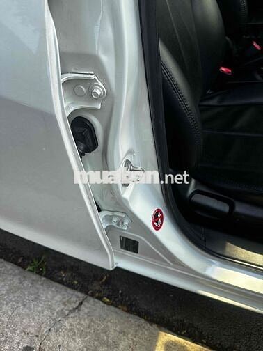 Mazda  2 2014 Trắng Tự động 134.000 km
