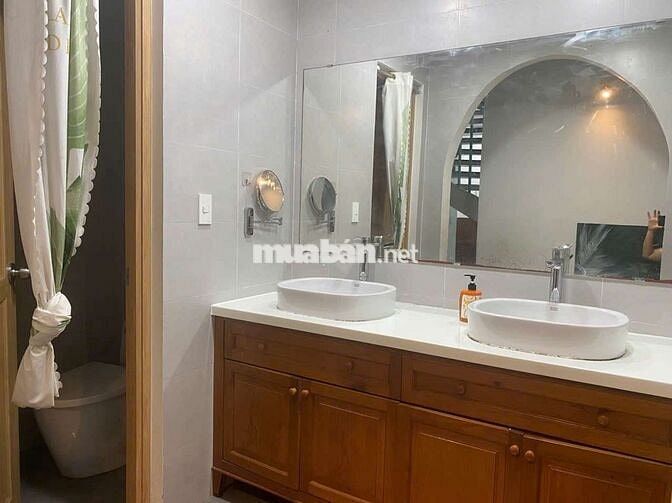 BIỆT THỰ GẦN CVPM QUANG TRUNG FULL NỘI THẤT CAO CẤP