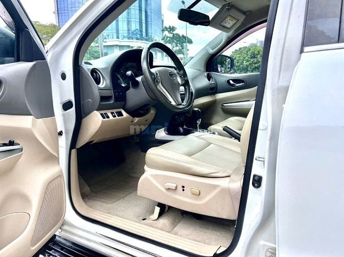 Chính chủ bán ô tô-Nisan-navara-xe bản đầy đủ hai cầu Xe màu trắng 