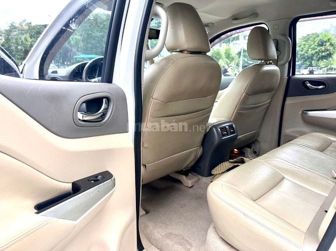 Chính chủ bán ô tô-Nisan-navara-xe bản đầy đủ hai cầu Xe màu trắng 